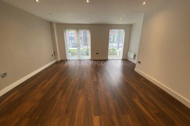D.G03 Block D Wilburn Basin, Ordsall Lane, Salford photo 2