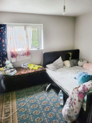 483, Rush Green Road, London photo 3