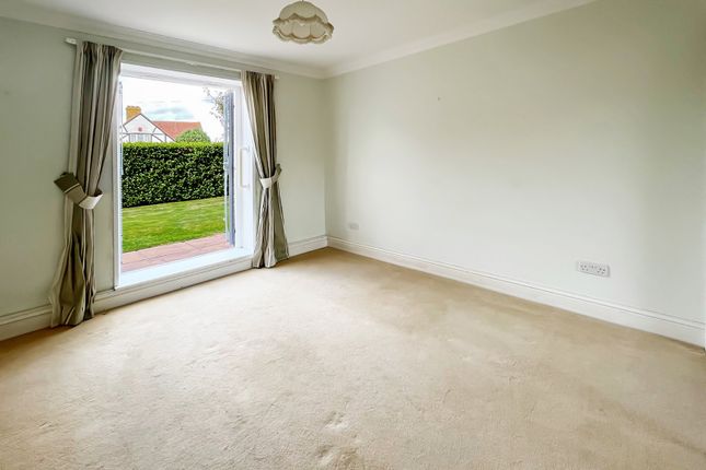 Flat for sale in Sea Road, East Preston, West Sussex