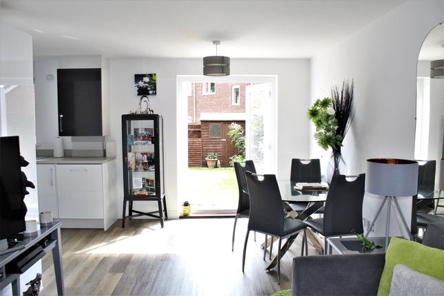 36, Darwin Avenue, Dartford photo 4