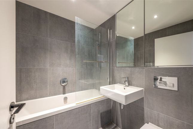 Flat for sale in Topham Street, London