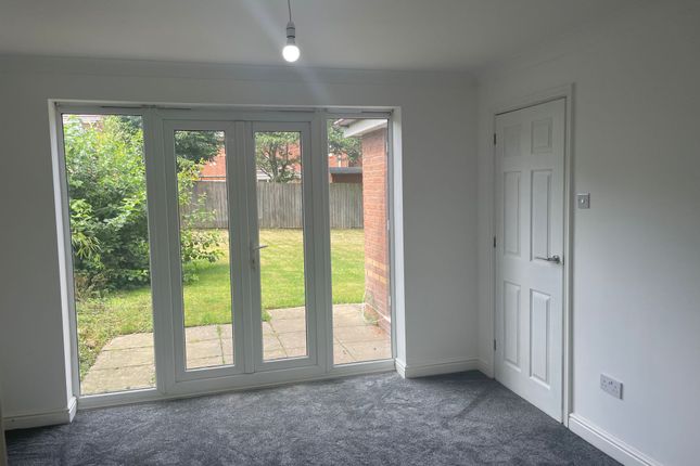 4, Crabtree Road photo 3