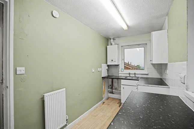 19 Highlands Drive, Leeds photo 4