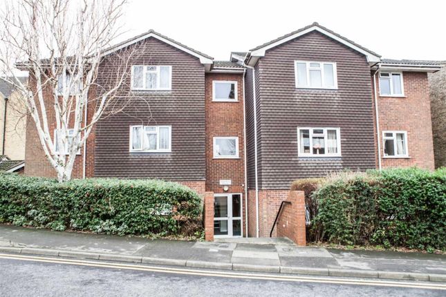 Thumbnail Flat to rent in Regency Court, Brentwood