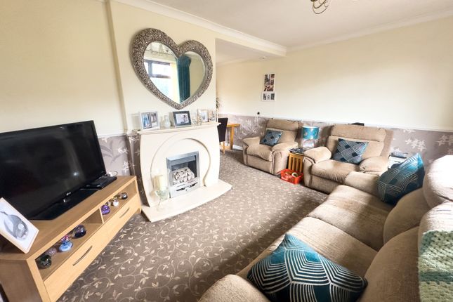 7, Torcross Road, Manchester photo 3