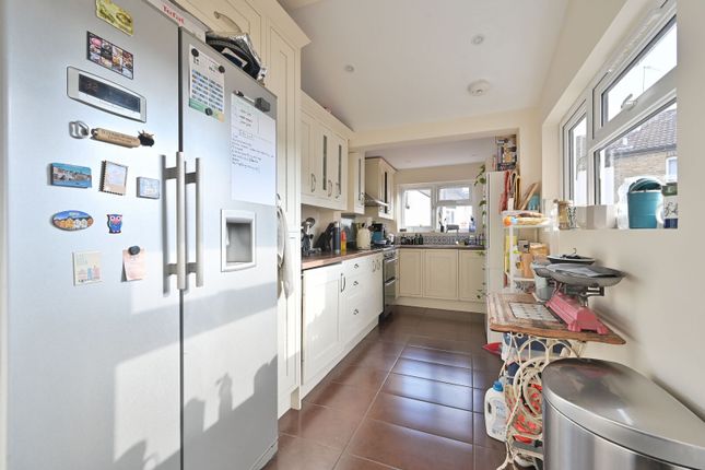 Sotheron Road, Watford photo 3