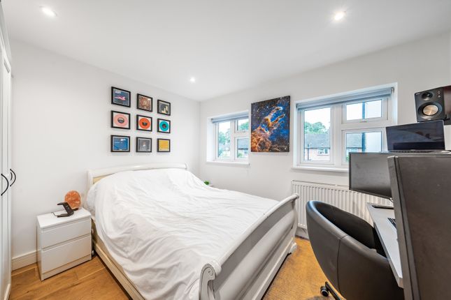 Flat 2,, 9 Campbell Road, Surrey photo 4