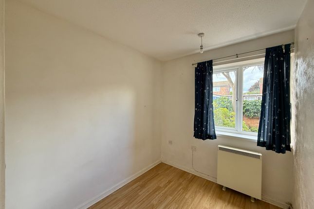 2 Thurne Court, Somerton Road, Great Yarmouth photo 5