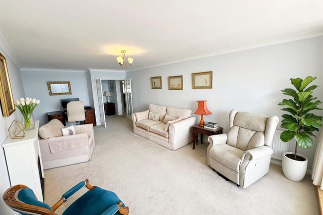 Flat 2B, Imperial Court, Torquay photo 3
