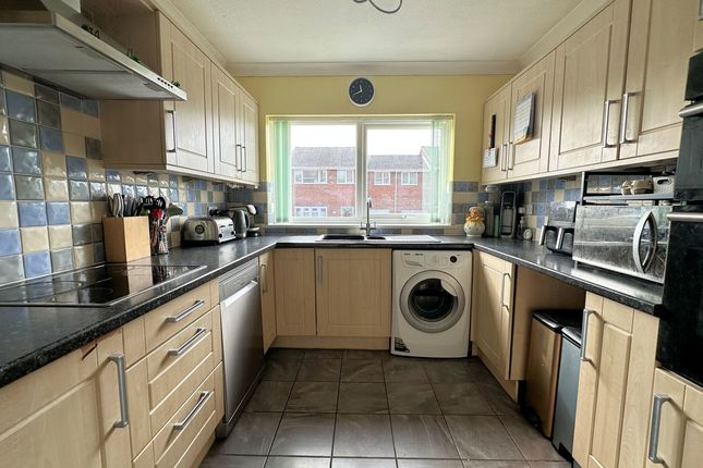 2, Hawthorn Close, Fareham photo 3