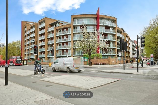 Flat to rent in Viridian Apartments, London