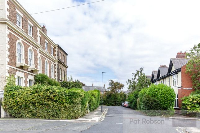 12, Lovaine Terrace, Tyne and Wear photo 2