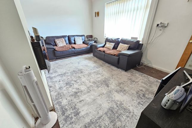 13, Whitburn Road, Manchester photo 2