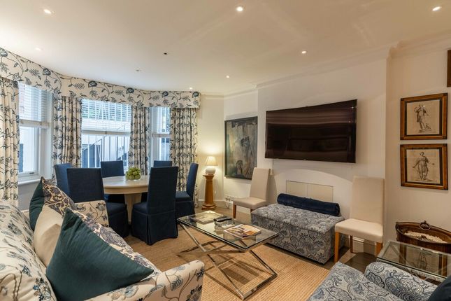 Flat to rent in Cadogan Square, Knightsbridge