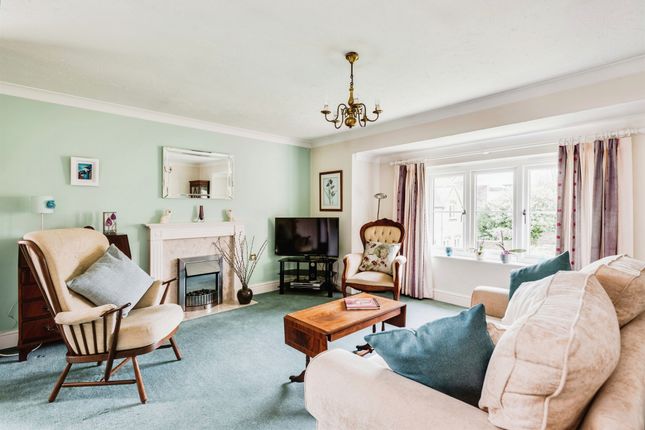 Flat for sale in High Street, Witney