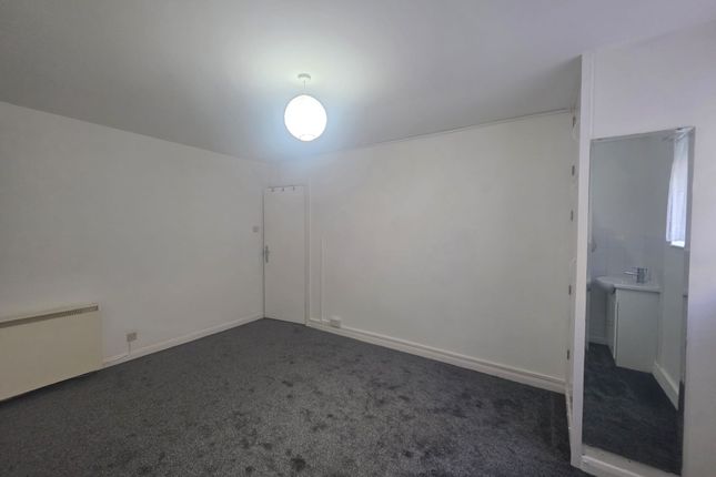 Flat 11, Torquay photo 3