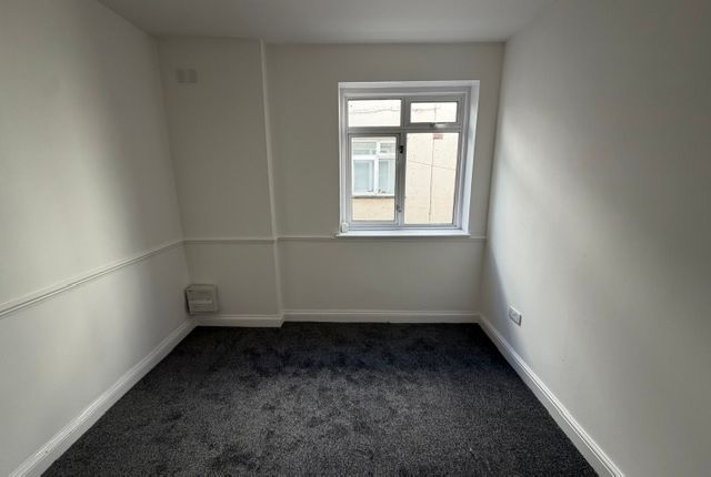 Old Bedford Road, Luton photo 5