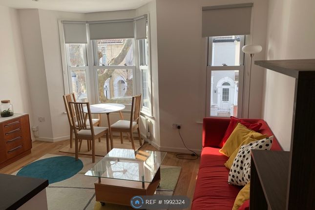 Flat to rent in Third Avenue, London