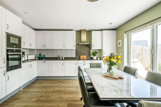 7 Elsanta Close, Tunbridge Wells photo 2