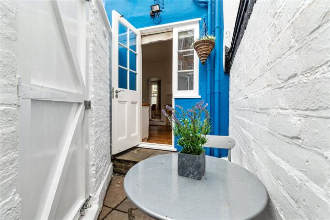 End terrace house for sale in Amies Street, London