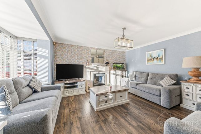 8, Greenbank Close, Castleford photo 3