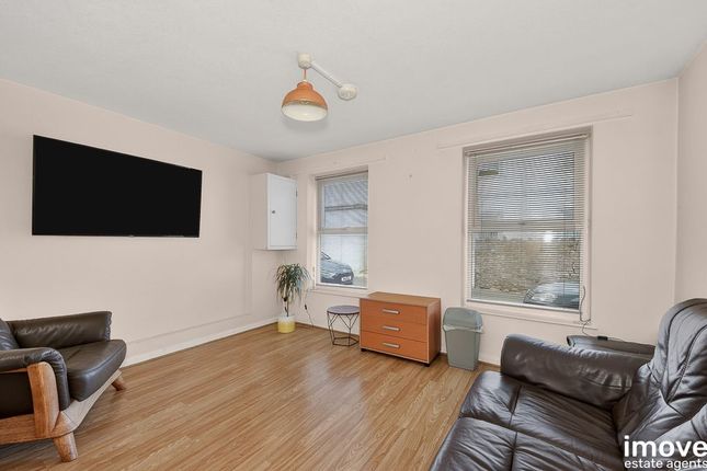 Flat 2, Sefton Court, Torquay photo 3