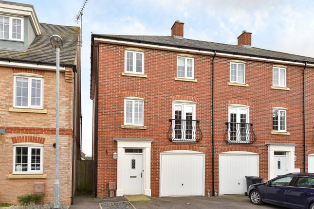 Front Townhouse In Tangmere (Main)