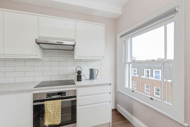 Flat 4, 3, Mount Sion, Kent photo 4