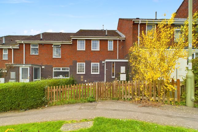 Thumbnail Terraced house for sale in Hearthway, Banbury
