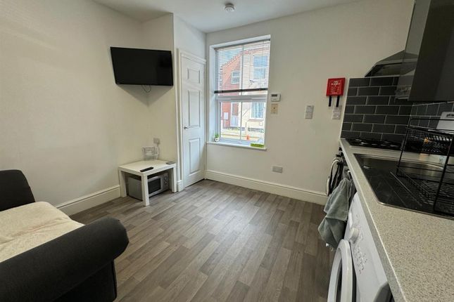 Terraced house for sale in Albany Street, Lincoln
