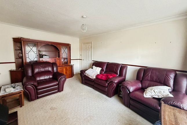 12, St. Polycarps Drive, Spalding photo 4