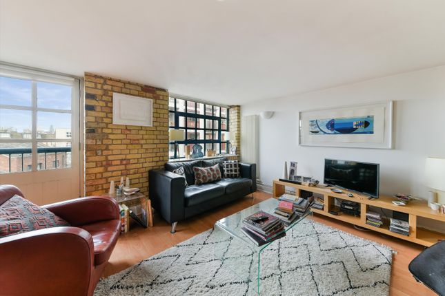 Flat to rent in Merchant Court, Wapping Wall, London