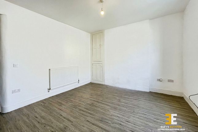 15, Bell Cottages, Penmaenmawr photo 2