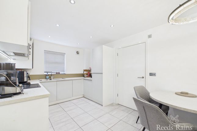 12, Pioneer Way, Hull photo 3
