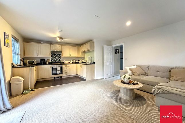 28 Mona Way, Manchester photo 3