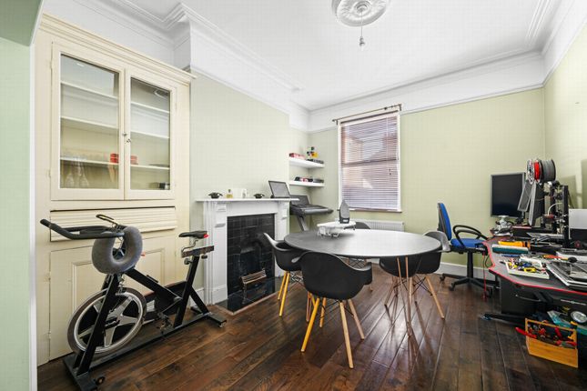 44, Vernham Road, London photo 4