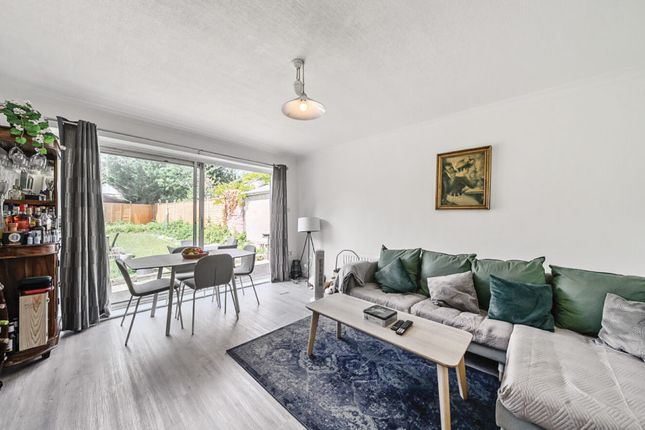 69, Corringway, Ealing photo 2