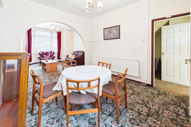 23, Newport Road, Caerphilly photo 4