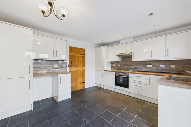 Gosling Cottage, 52, Cliff Road, Hessle photo 2