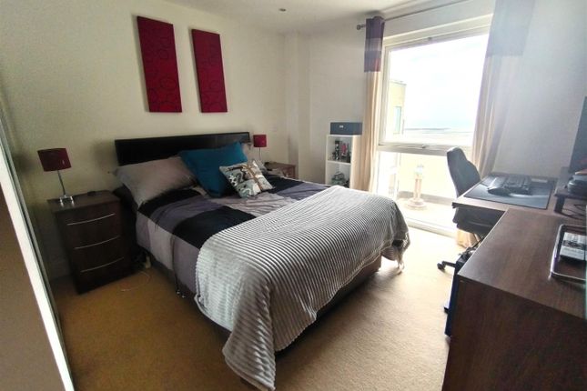 86, Meridian Bay, Trawler Road, Swansea photo 4