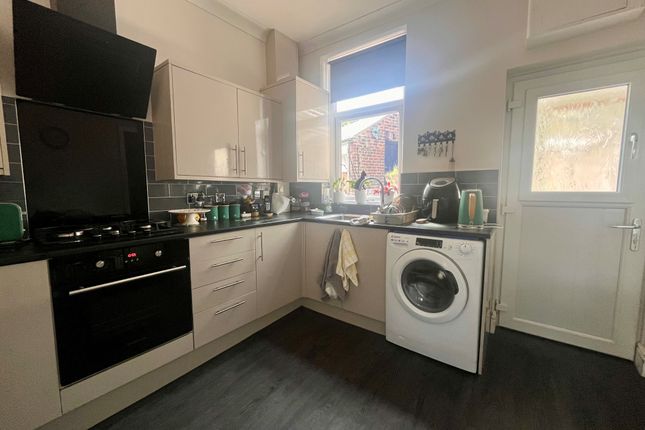 2, CHESTERFIELD photo 2