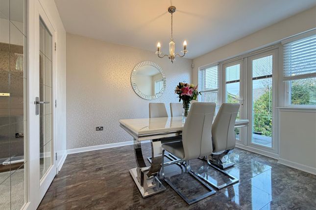 52, Greenoakhill Court, Glasgow photo 4