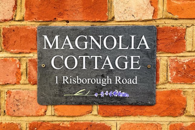 Cottage for sale in Risborough Road, Stoke Mandeville, Aylesbury