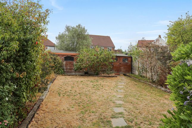 27, Kirby Close, Ewell photo 3