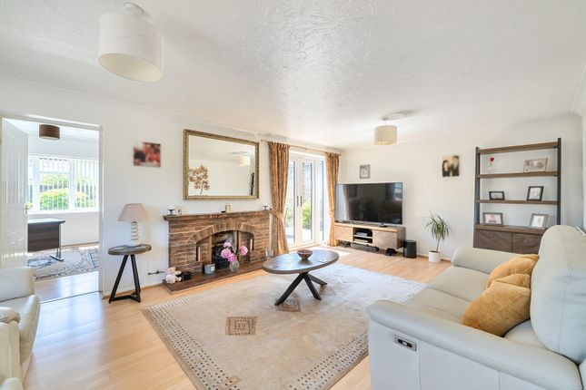 29, Amberley Way, Wotton-under-Edge photo 3