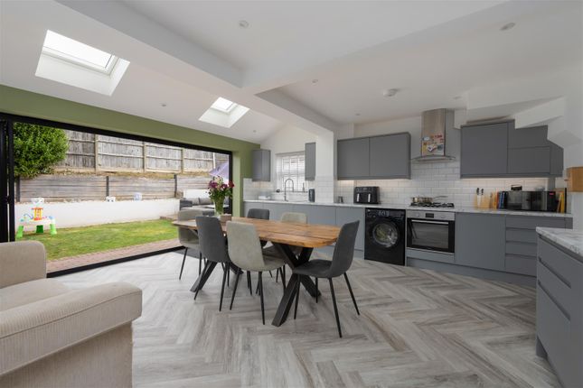 16, Wells Way, Faversham photo 2