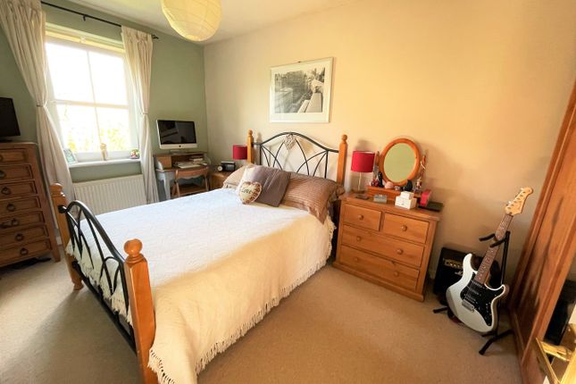 End terrace house for sale in Montgomery Way, Simpson Manor, Wootton