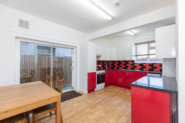 25, Wendover Road, London photo 4