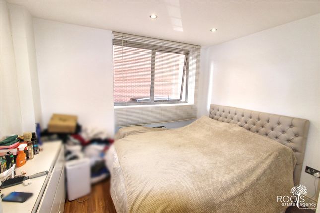 Flat 1,, The Old Library, Newbury photo 4