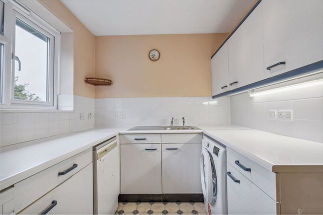 167, Rabournmead Drive, Northolt photo 4